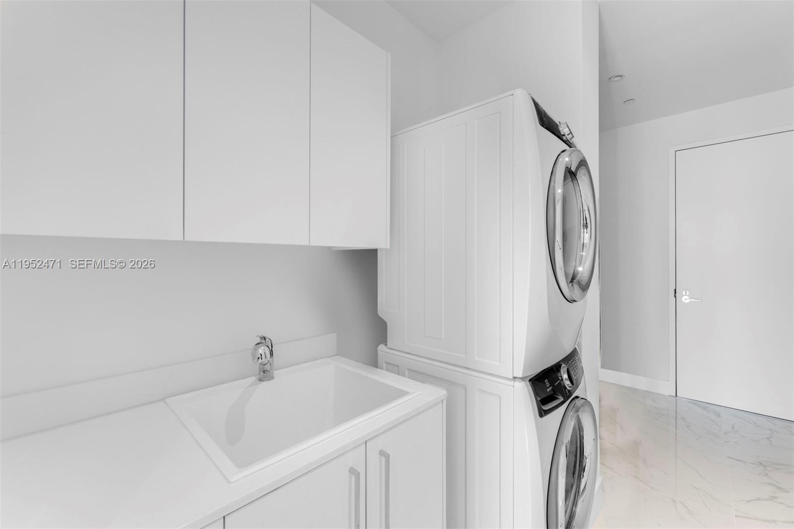 15701 Collins Ave #4701 Sunny Isles Beach, FL 33160