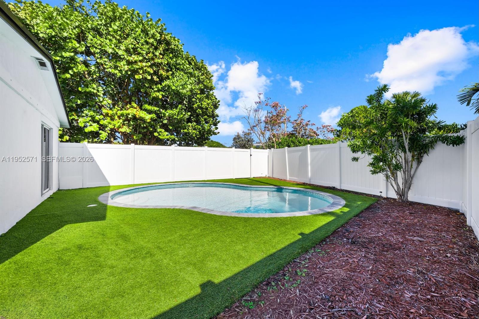 416 NE 29th St Wilton Manors, FL 33334