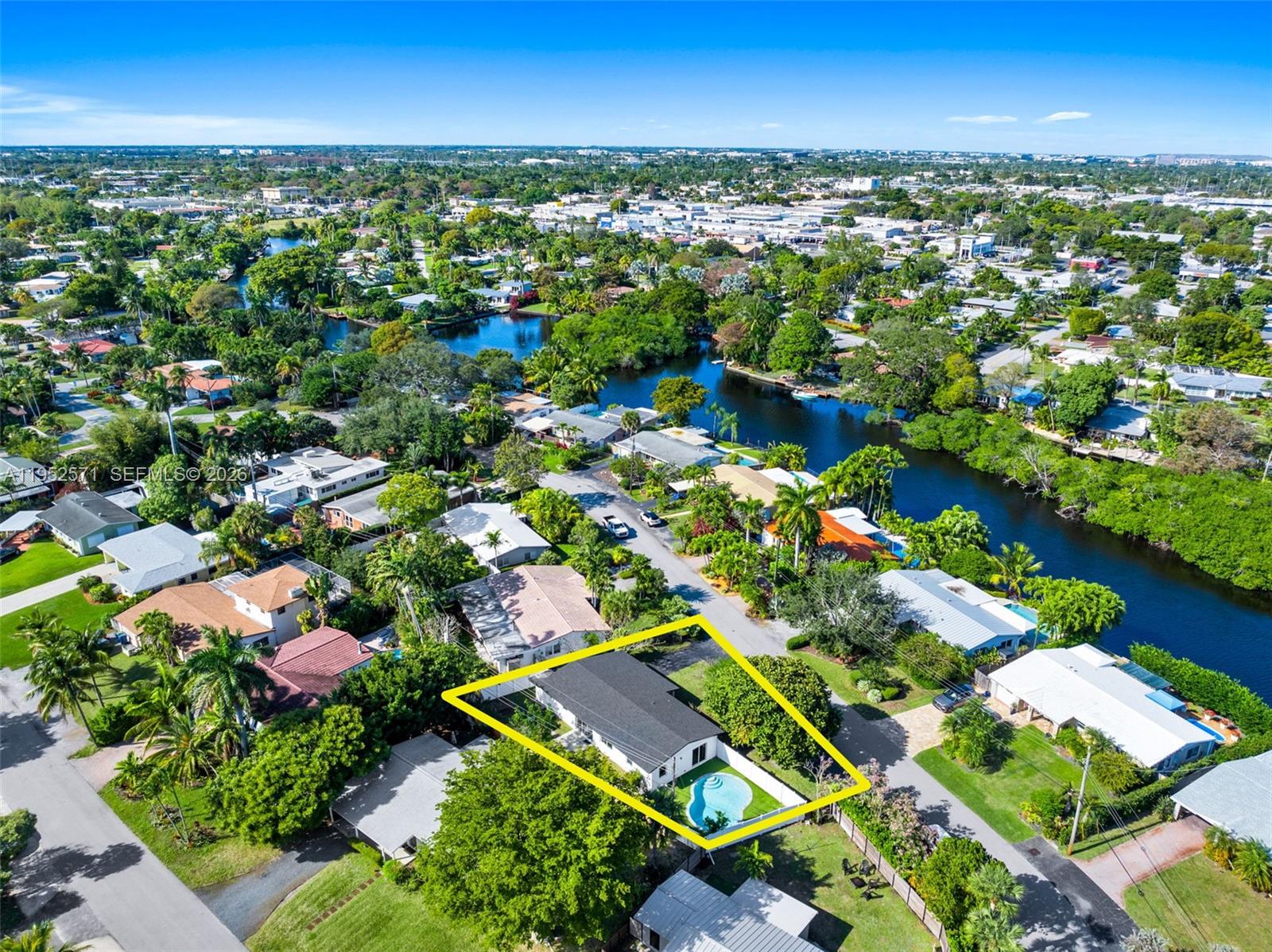 416 NE 29th St Wilton Manors, FL 33334