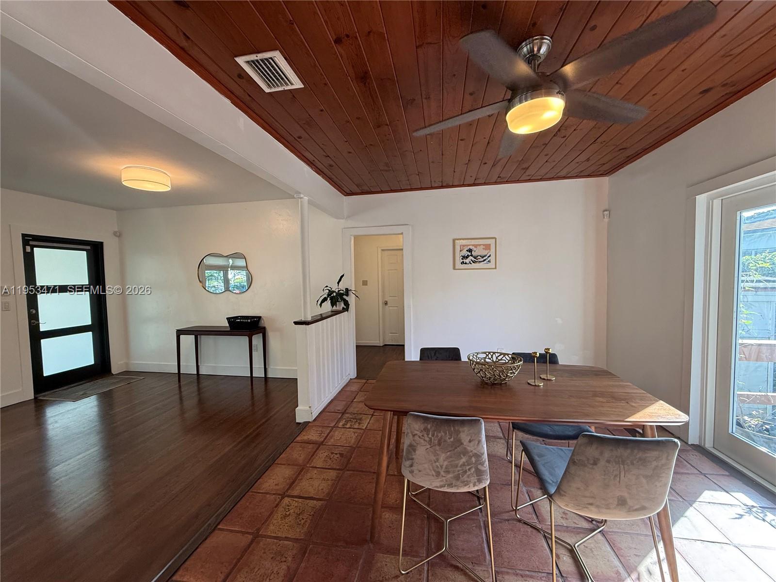 2728 Kirk St Miami, FL 33133