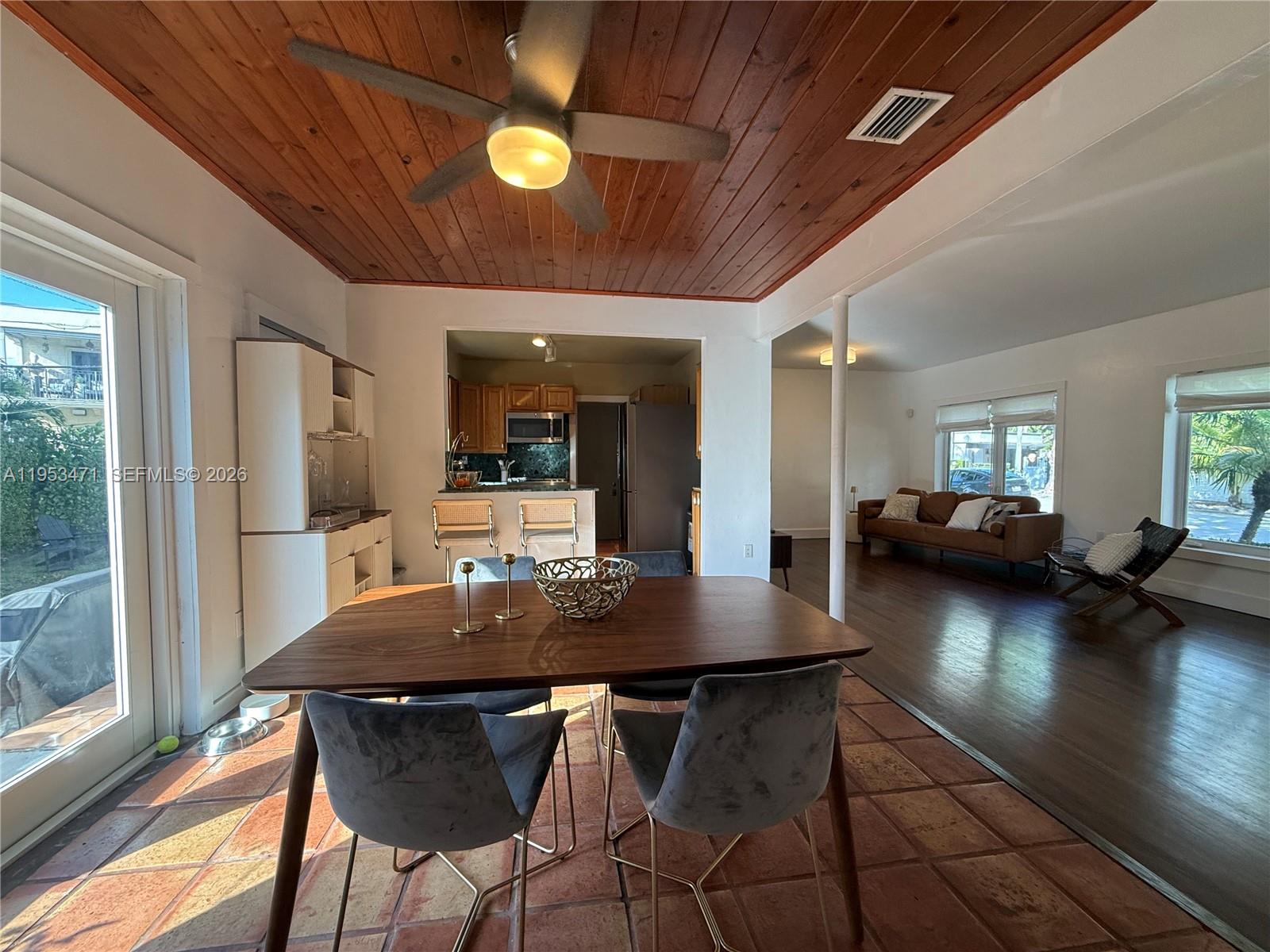 2728 Kirk St Miami, FL 33133