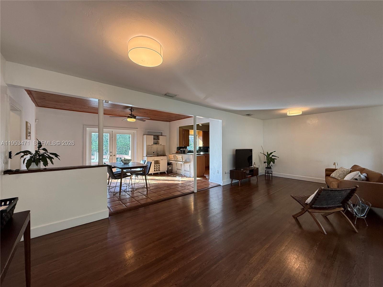 2728 Kirk St Miami, FL 33133