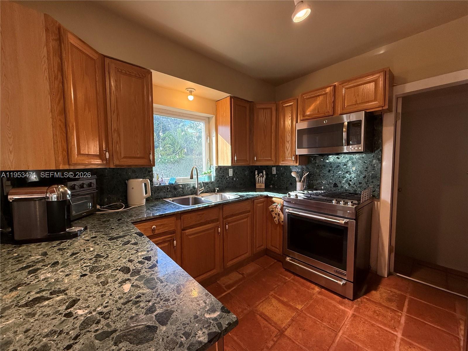 2728 Kirk St Miami, FL 33133