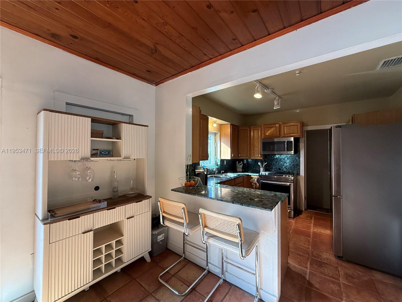 2728 Kirk St Miami, FL 33133