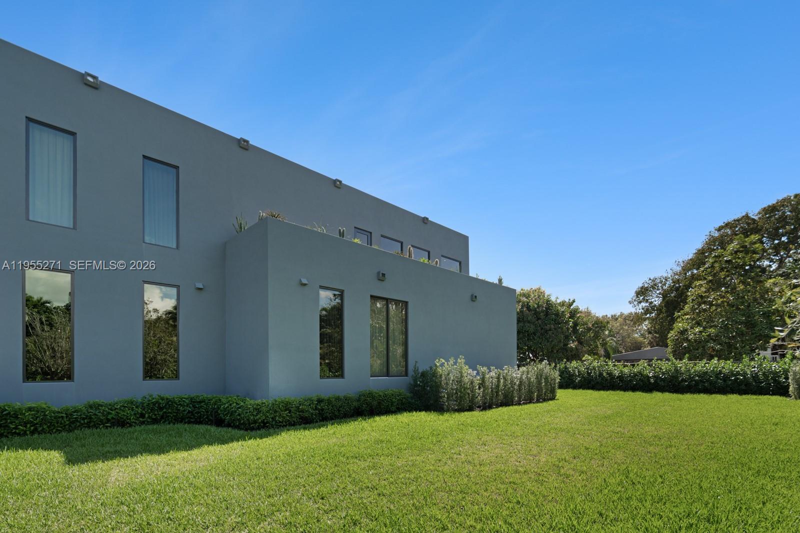 5900 SW 129th Ter Pinecrest, FL 33156