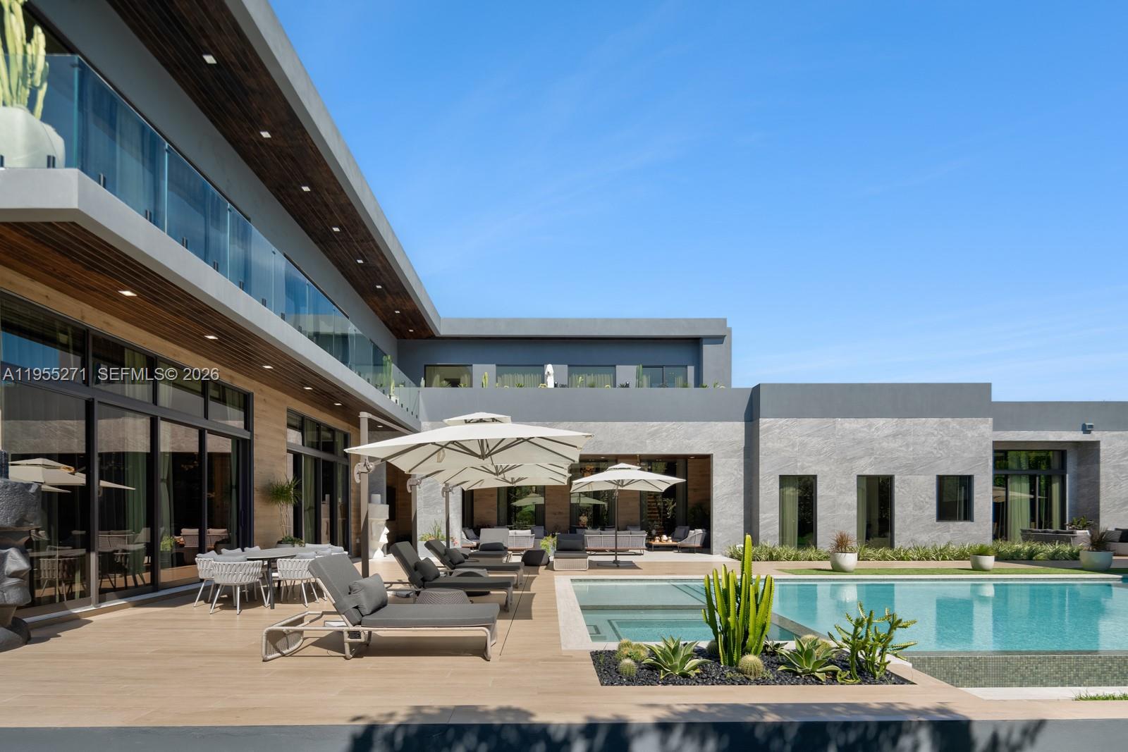 5900 SW 129th Ter Pinecrest, FL 33156