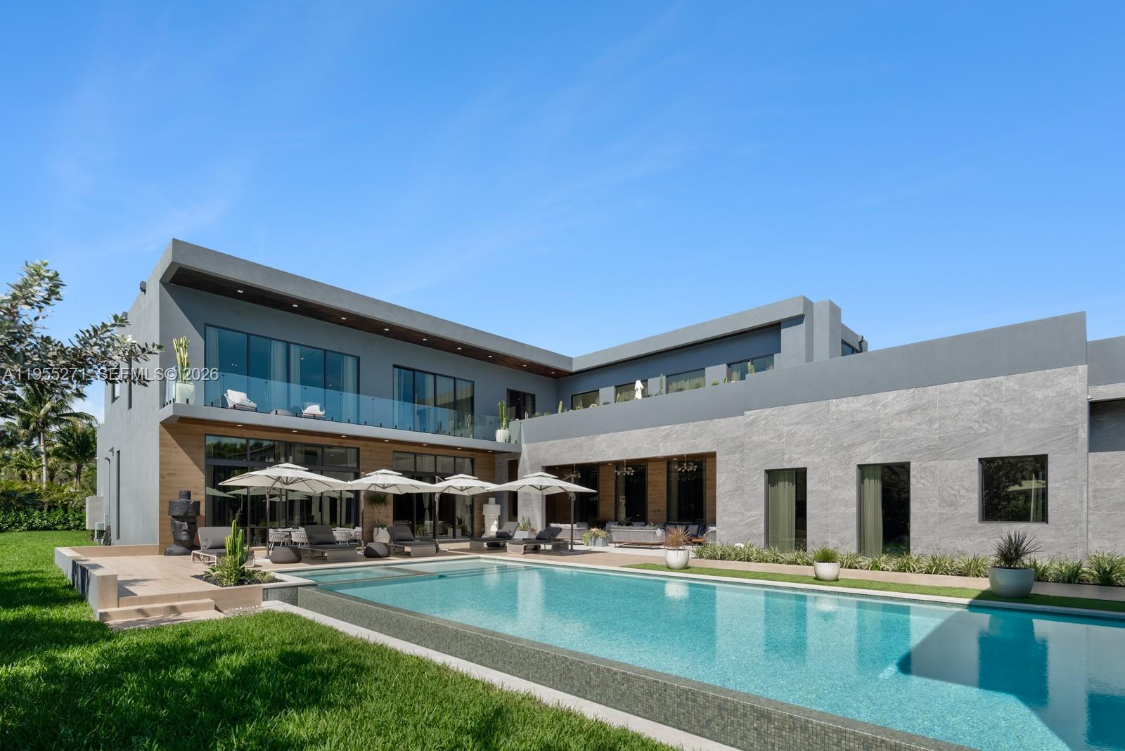 5900 SW 129th Ter Pinecrest, FL 33156