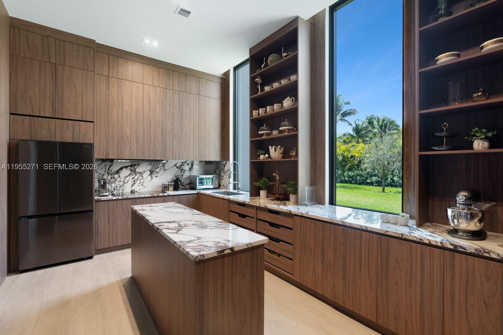 5900 SW 129th Ter Pinecrest, FL 33156