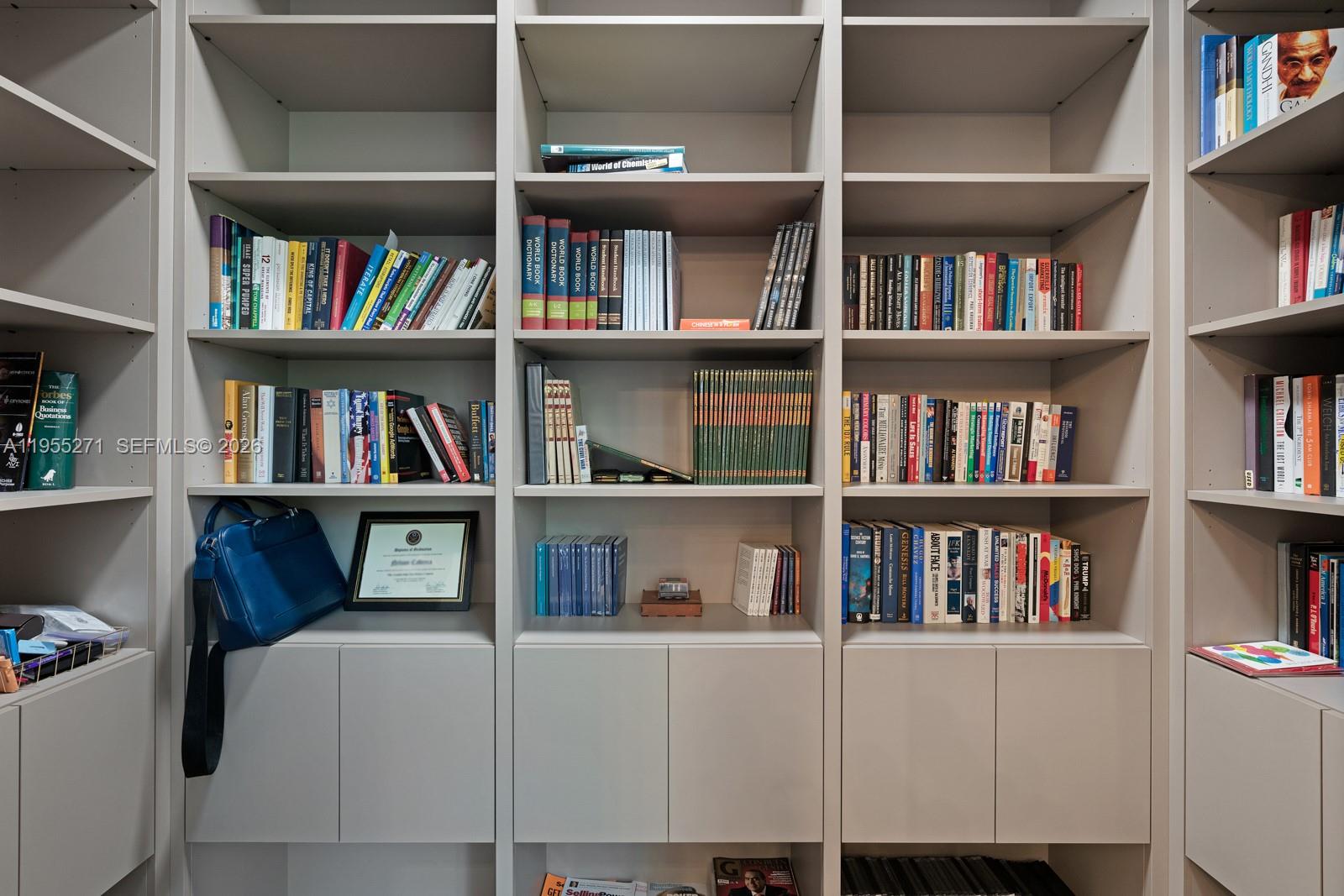 5900 SW 129th Ter Pinecrest, FL 33156