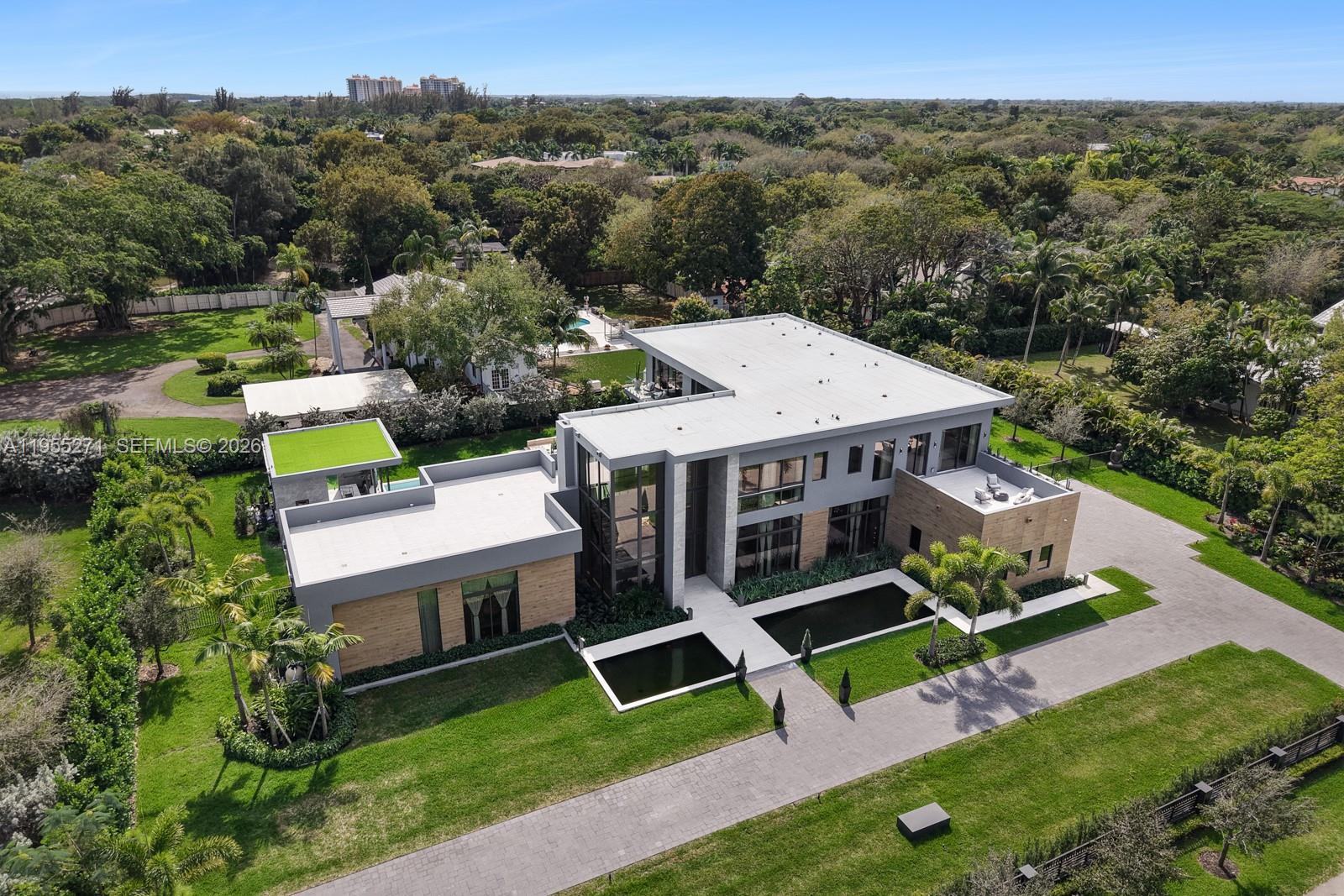 5900 SW 129th Ter Pinecrest, FL 33156