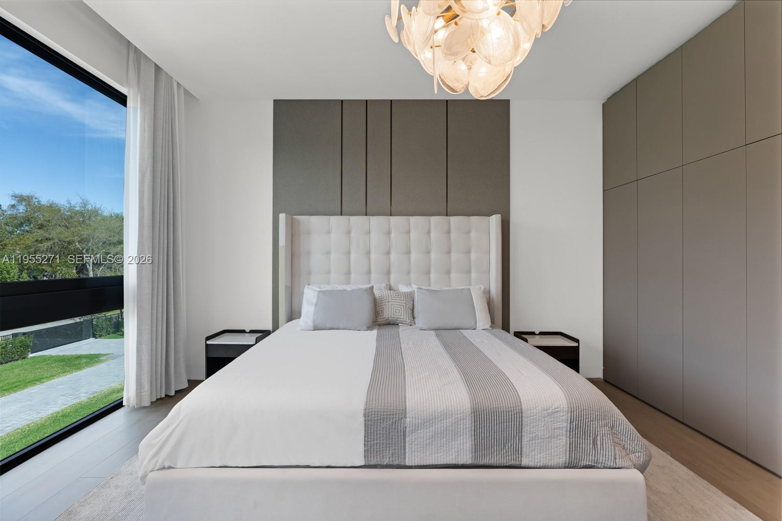 5900 SW 129th Ter Pinecrest, FL 33156