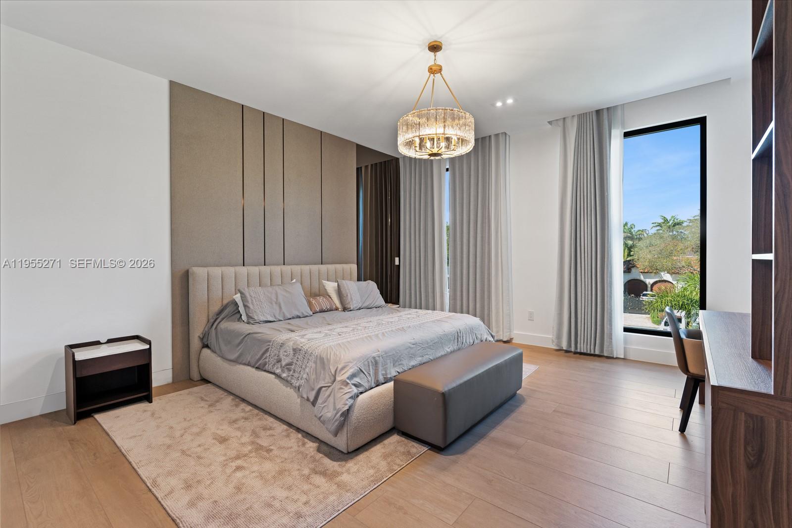 5900 SW 129th Ter Pinecrest, FL 33156