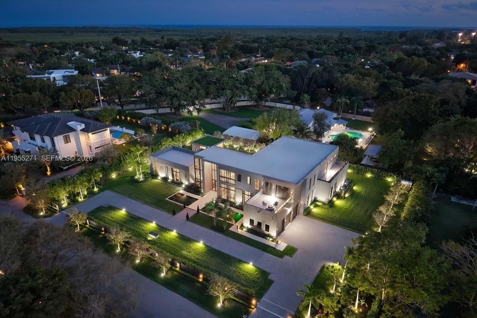 5900 SW 129th Ter Pinecrest, FL 33156