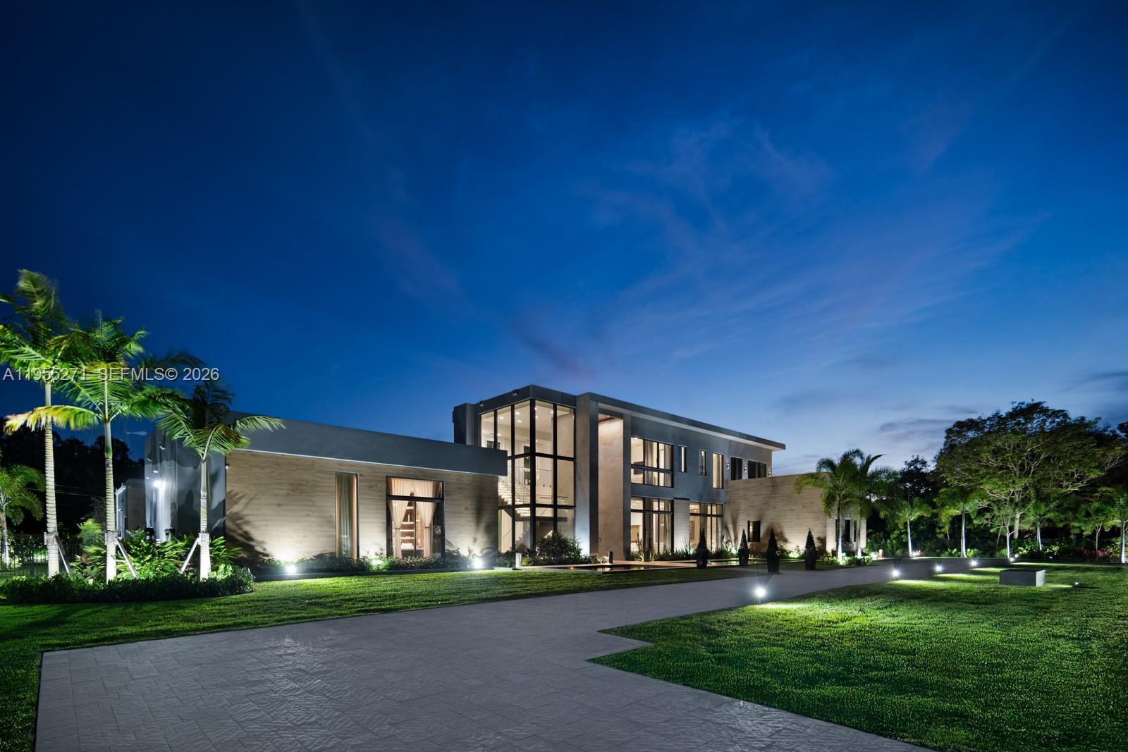 5900 SW 129th Ter Pinecrest, FL 33156