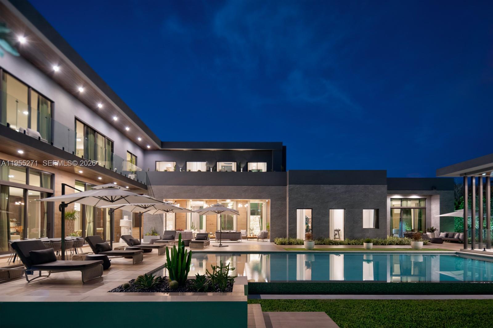 5900 SW 129th Ter Pinecrest, FL 33156