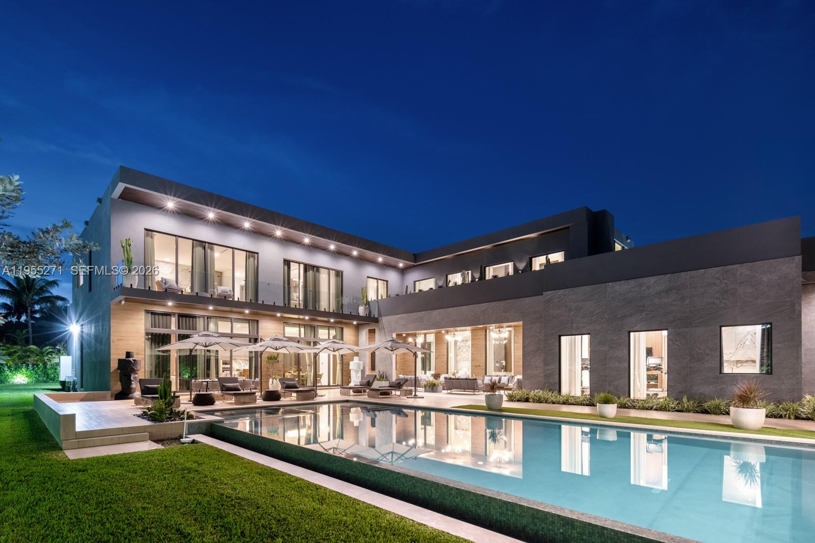 5900 SW 129th Ter Pinecrest, FL 33156