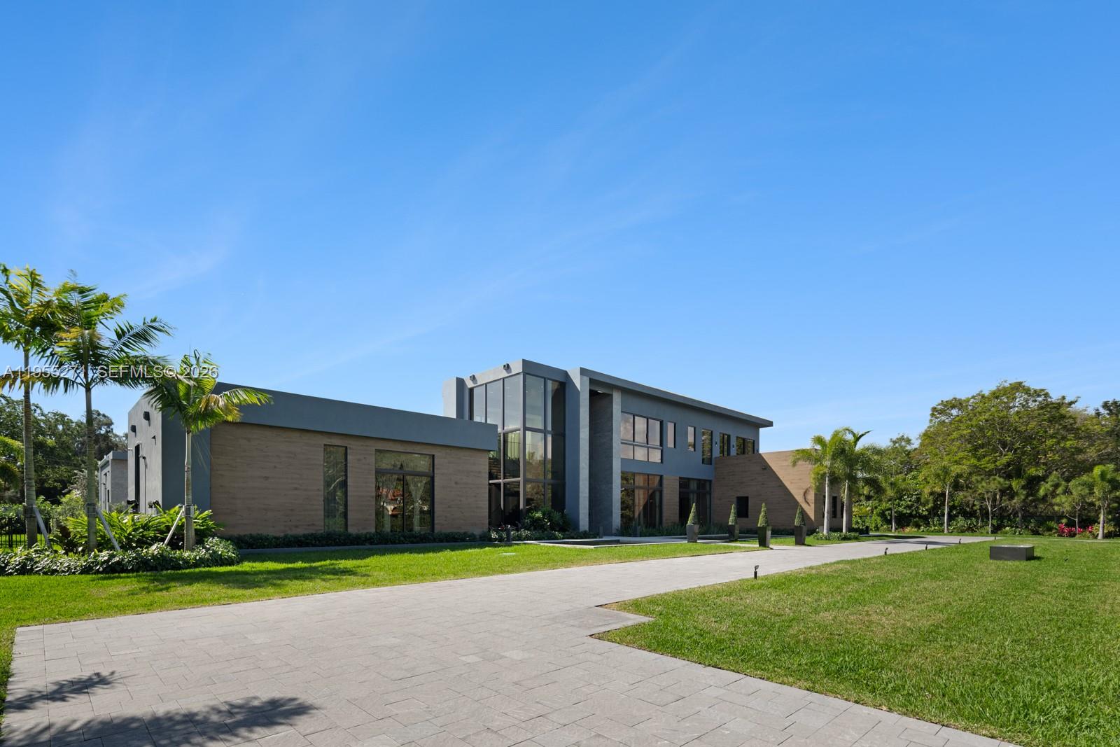 5900 SW 129th Ter Pinecrest, FL 33156