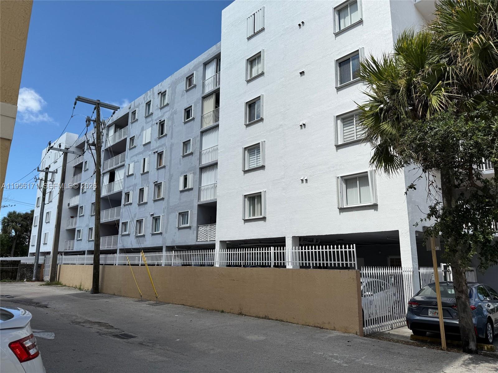 4854 NW 7th St #508 Miami, FL 33126