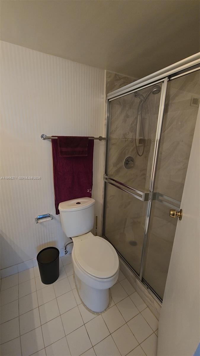 601 Three Iss Blvd #107 Hallandale Beach, FL 33009