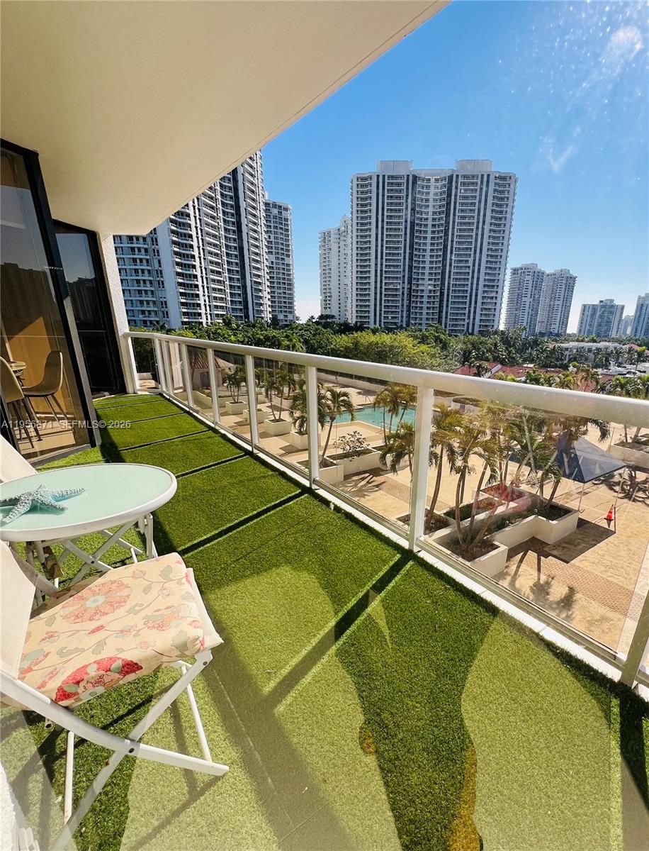 3640 Yacht Clb Dr #609 Aventura, FL 33180