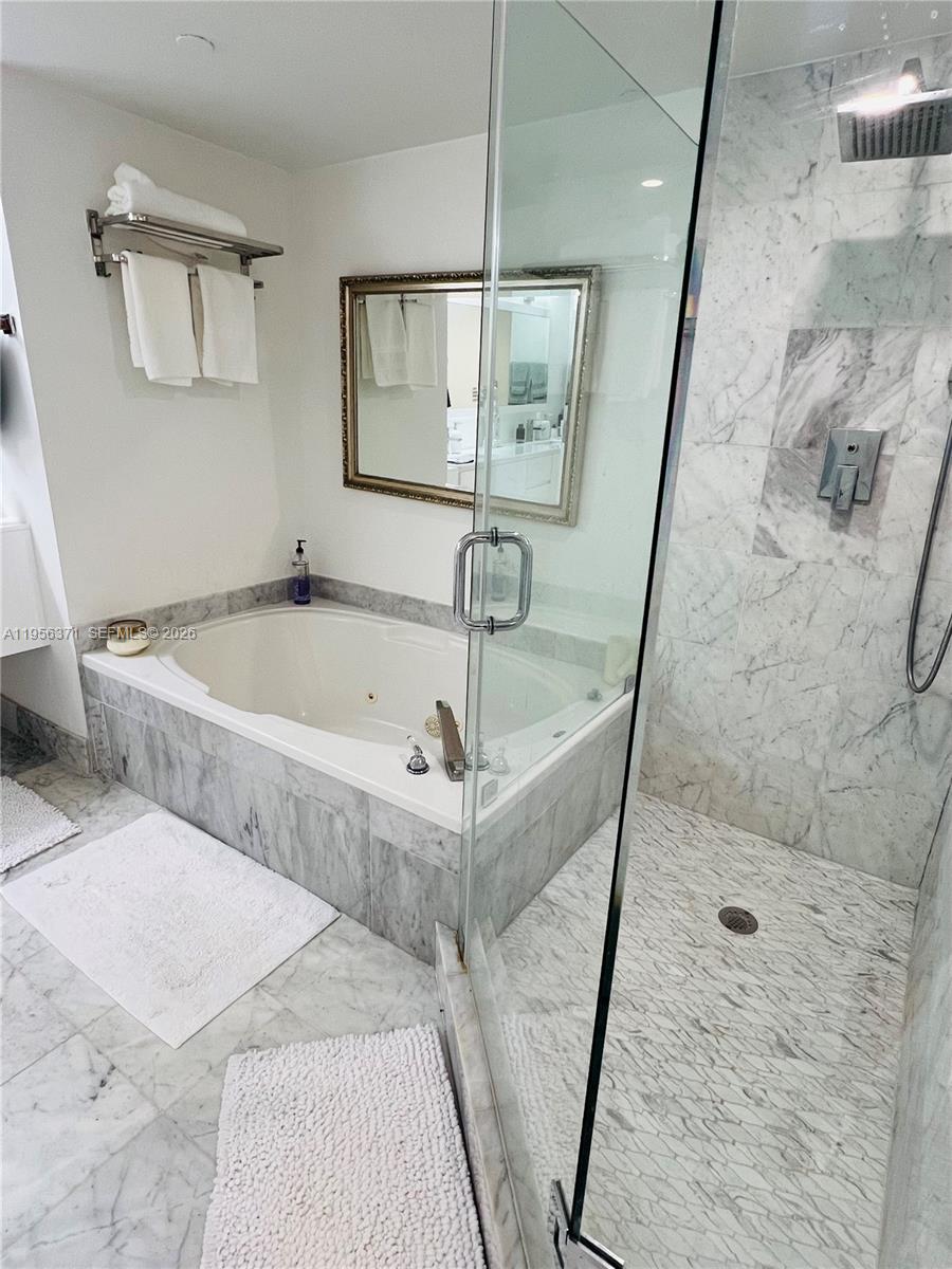 3640 Yacht Clb Dr #609 Aventura, FL 33180