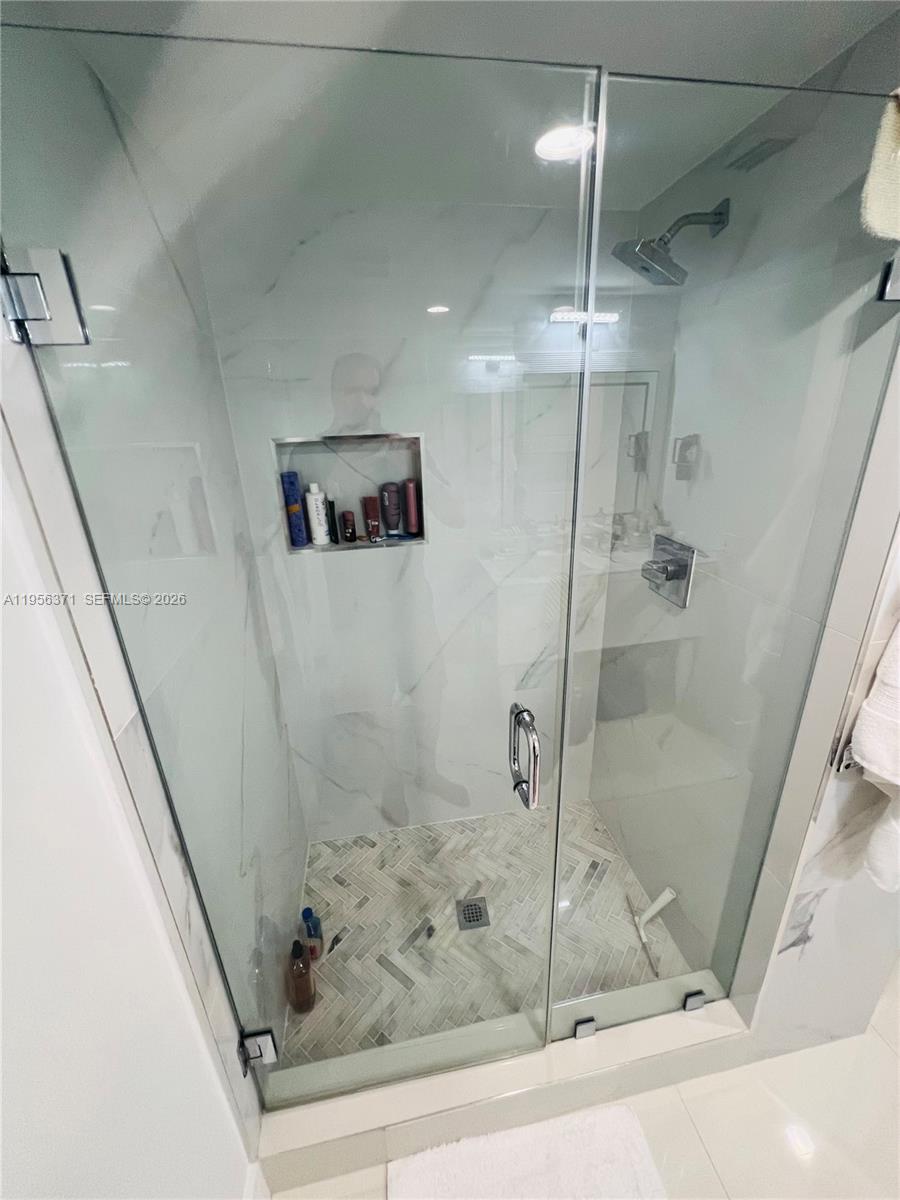 3640 Yacht Clb Dr #609 Aventura, FL 33180