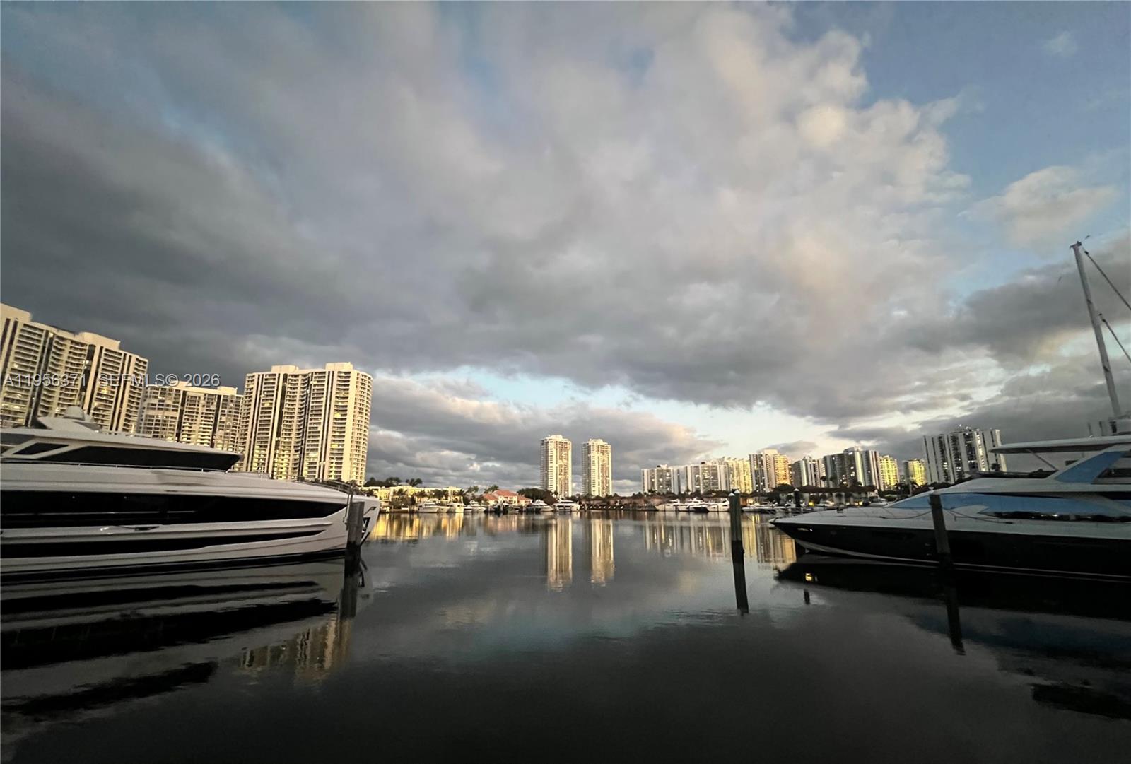 3640 Yacht Clb Dr #609 Aventura, FL 33180