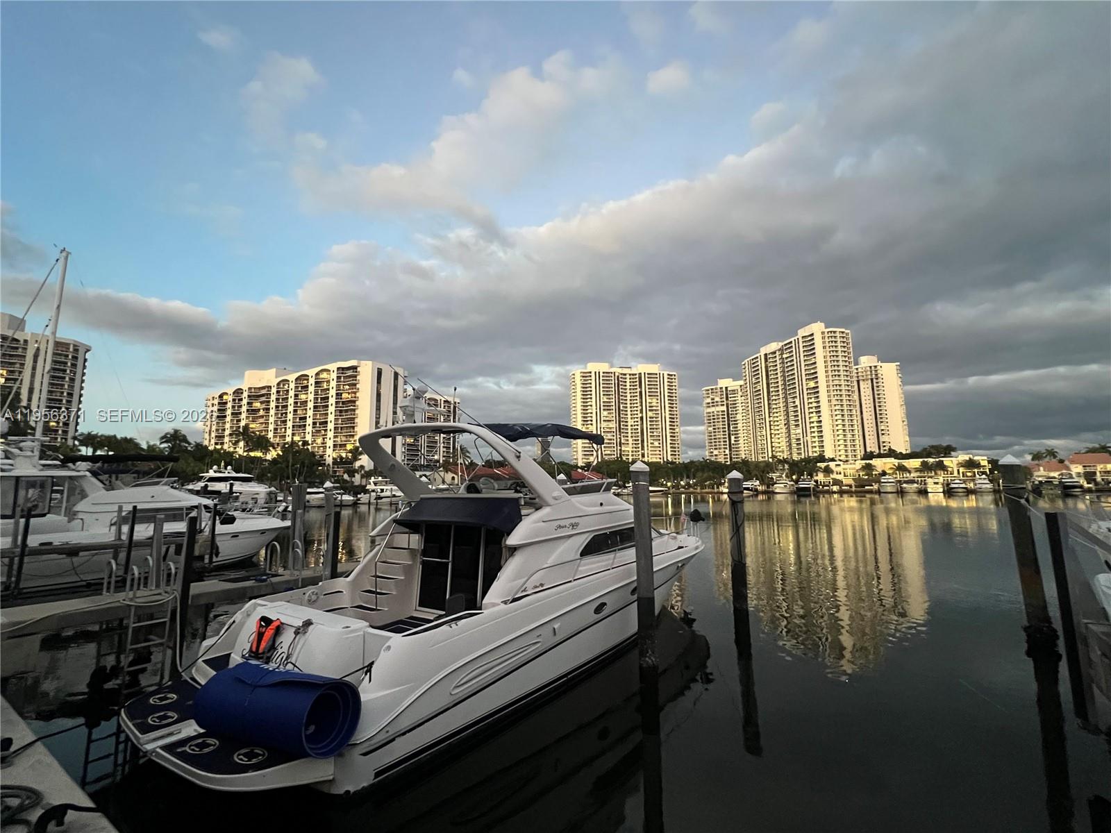3640 Yacht Clb Dr #609 Aventura, FL 33180