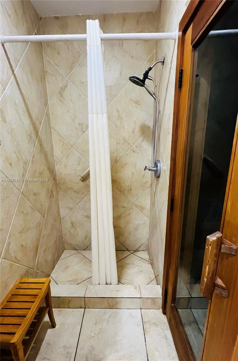 3640 Yacht Clb Dr #609 Aventura, FL 33180