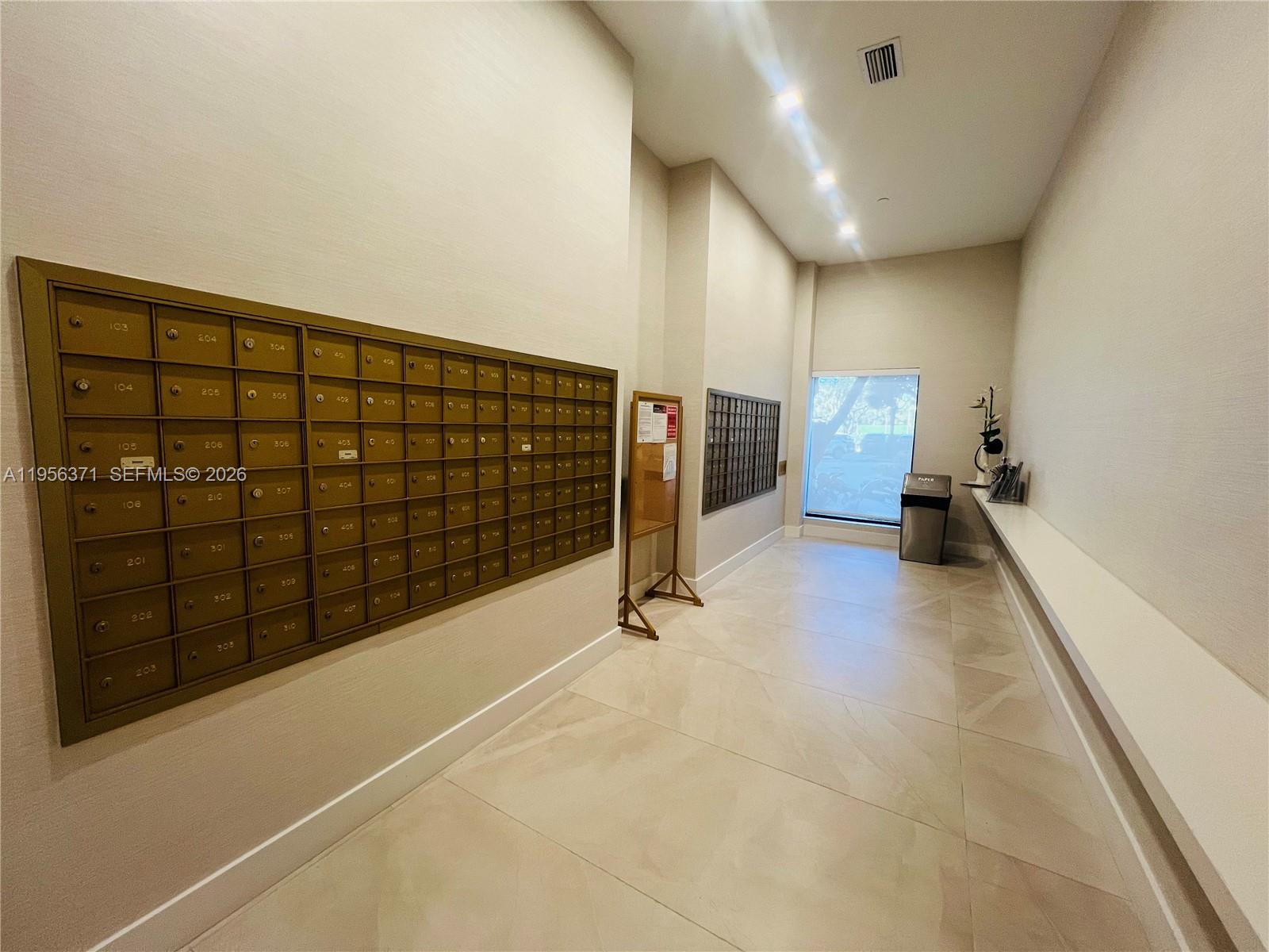 3640 Yacht Clb Dr #609 Aventura, FL 33180