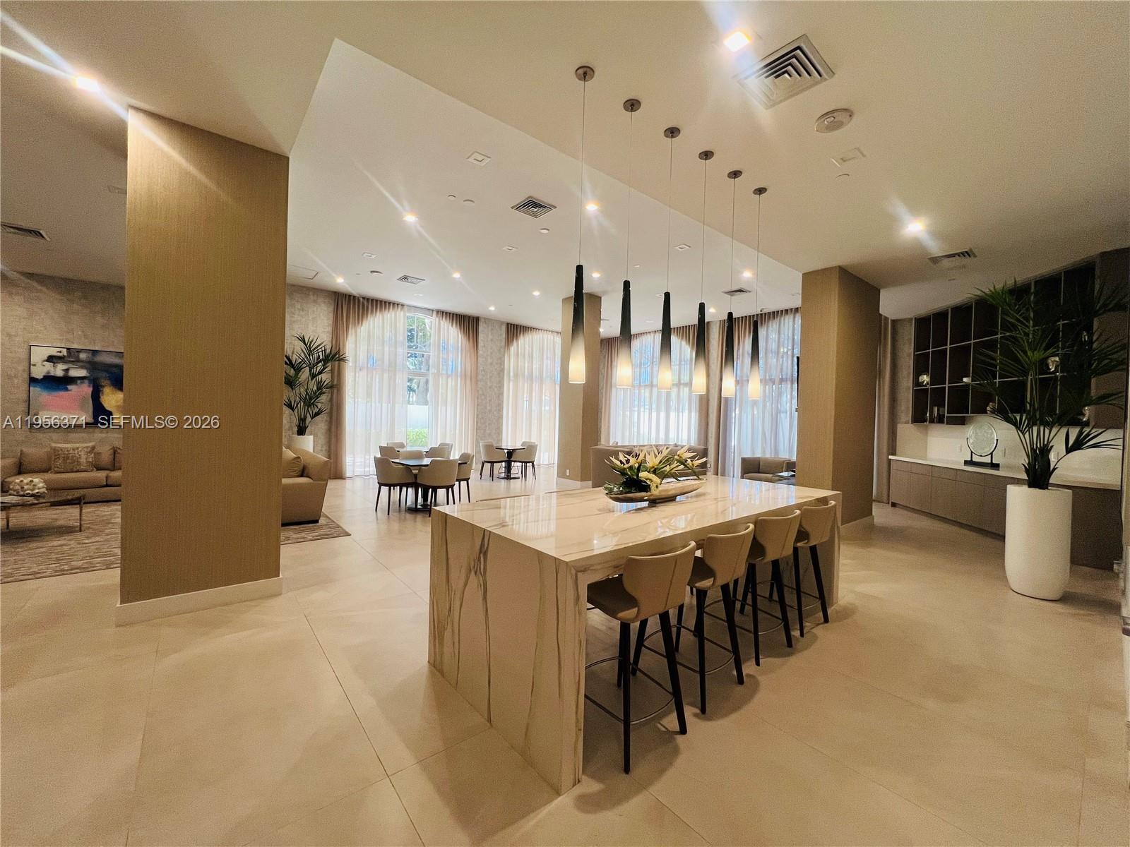 3640 Yacht Clb Dr #609 Aventura, FL 33180