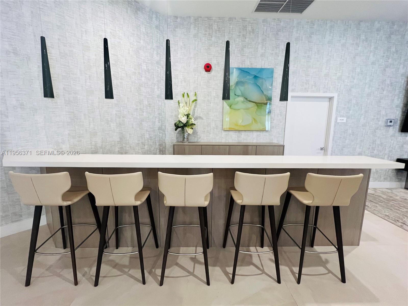 3640 Yacht Clb Dr #609 Aventura, FL 33180