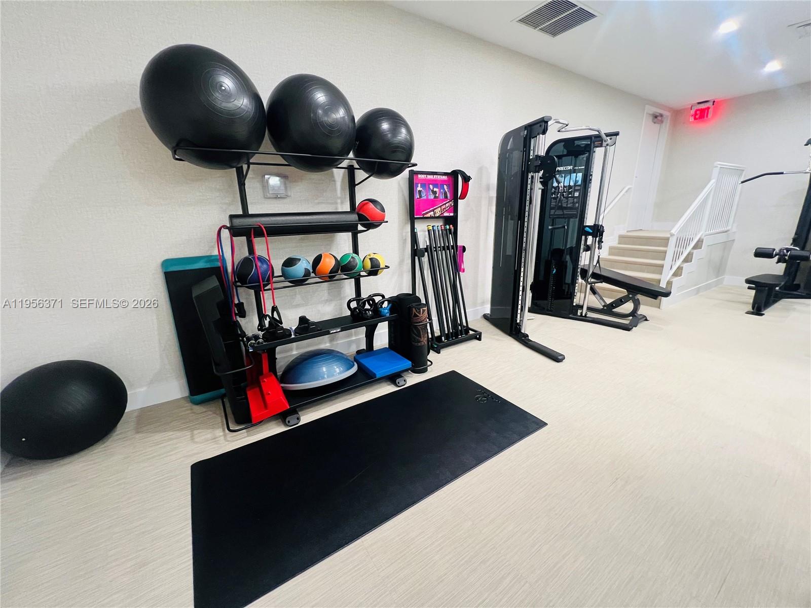 3640 Yacht Clb Dr #609 Aventura, FL 33180