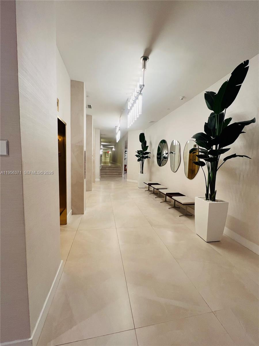 3640 Yacht Clb Dr #609 Aventura, FL 33180