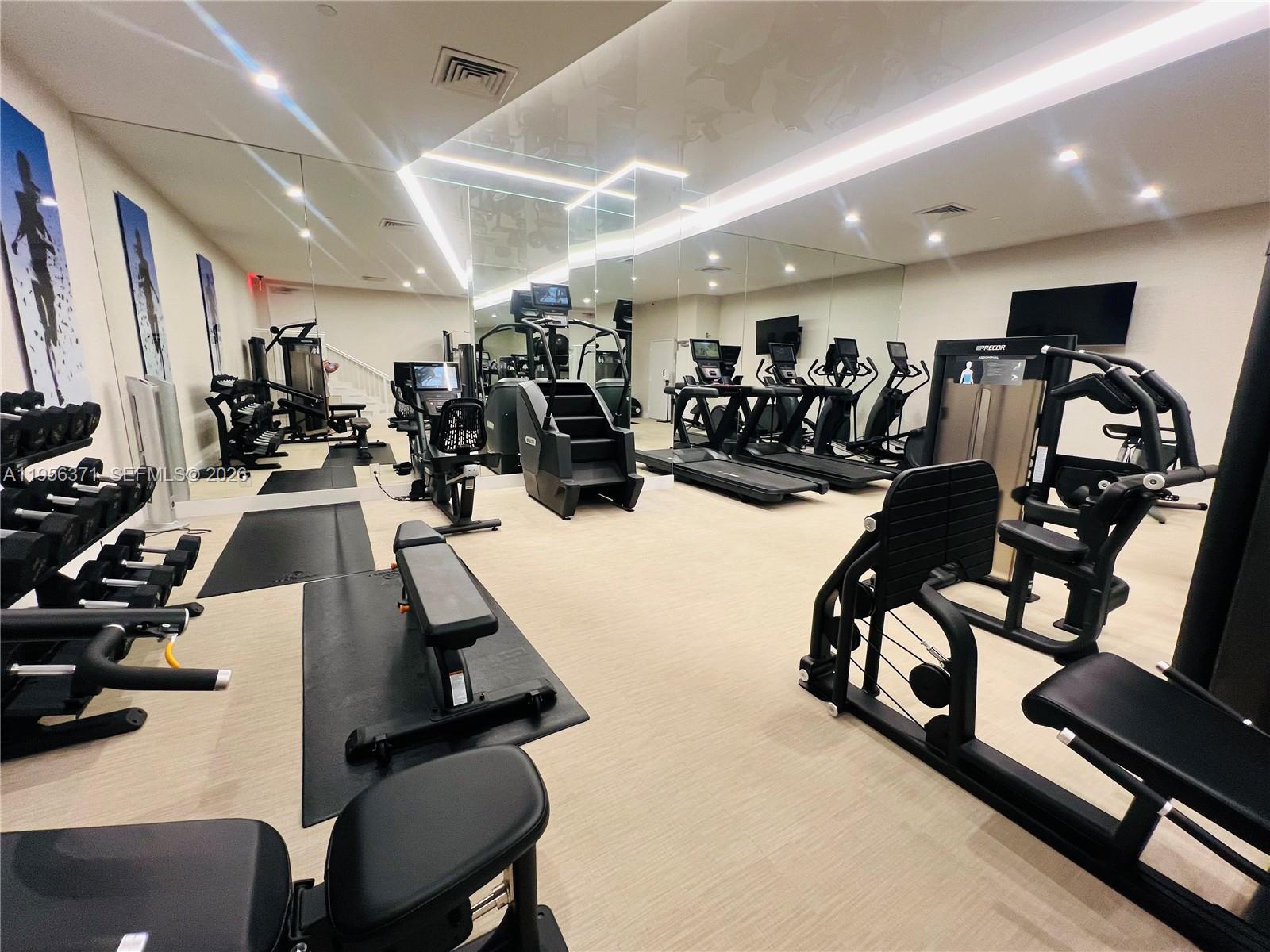 3640 Yacht Clb Dr #609 Aventura, FL 33180