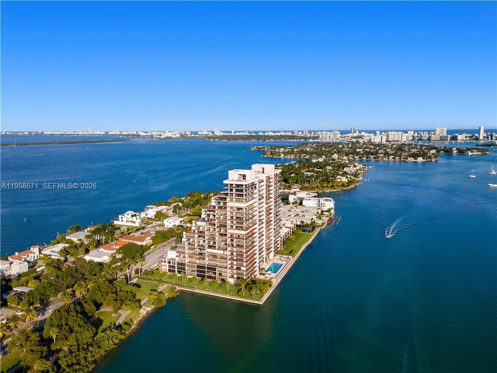 image 1000 Venetian Way24