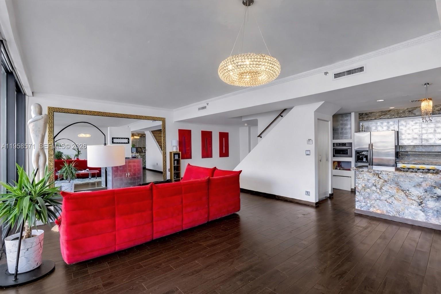 image 1000 Venetian Way6