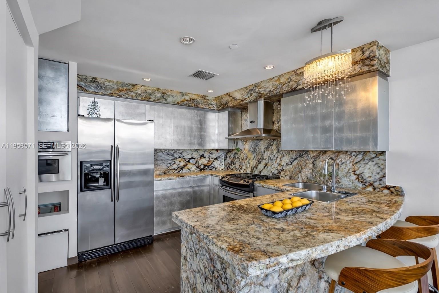 image 1000 Venetian Way8