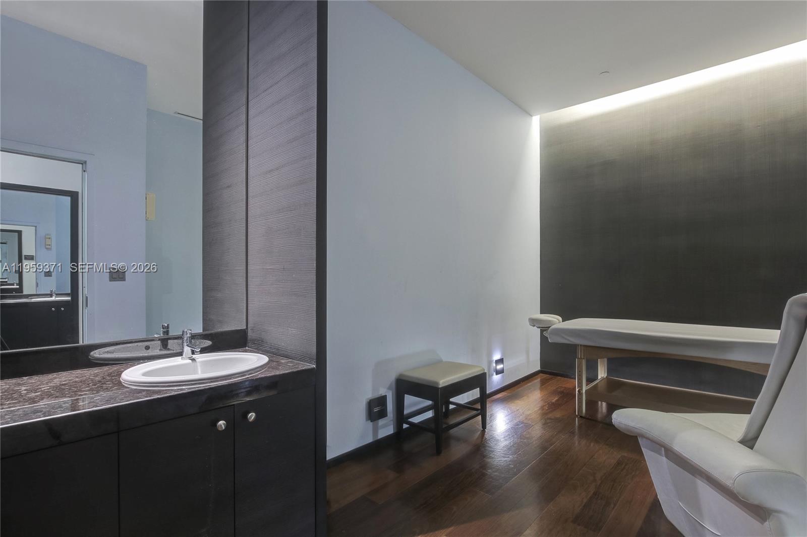 1850 S Ocean Dr #408 Hallandale Beach, FL 33009