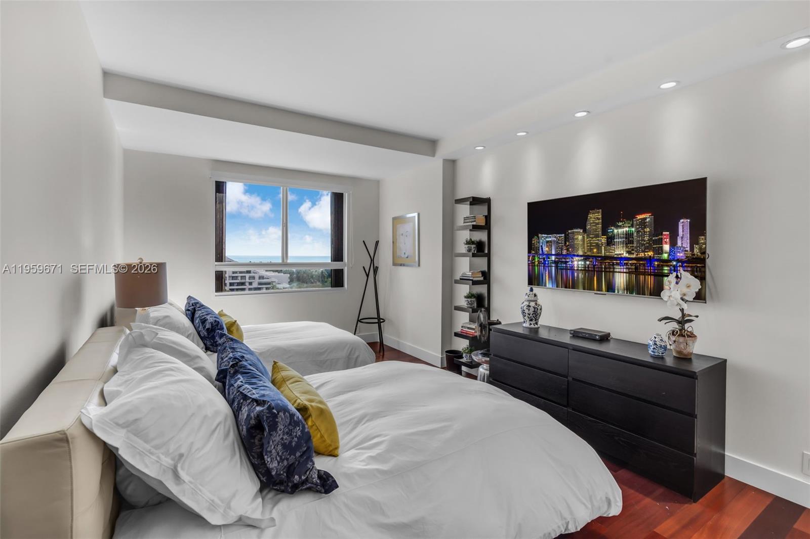 image Emerald Bay at Key Colony14