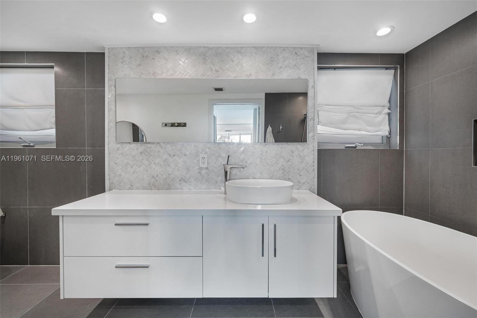 245 Michigan Ave #LP-4 Miami Beach, FL 33139