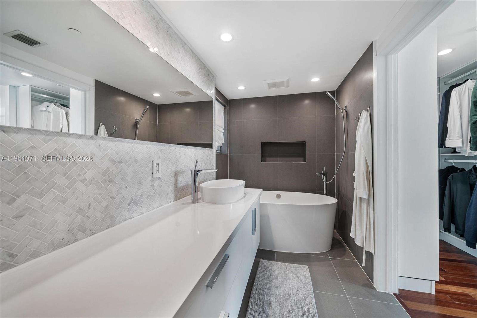 245 Michigan Ave #LP-4 Miami Beach, FL 33139