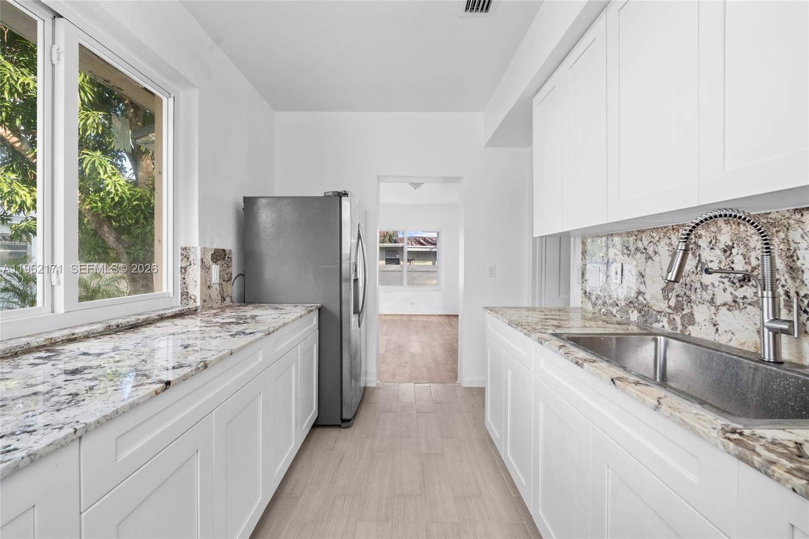 201 S Biscayne Riv Dr #0 Miami, FL 33169