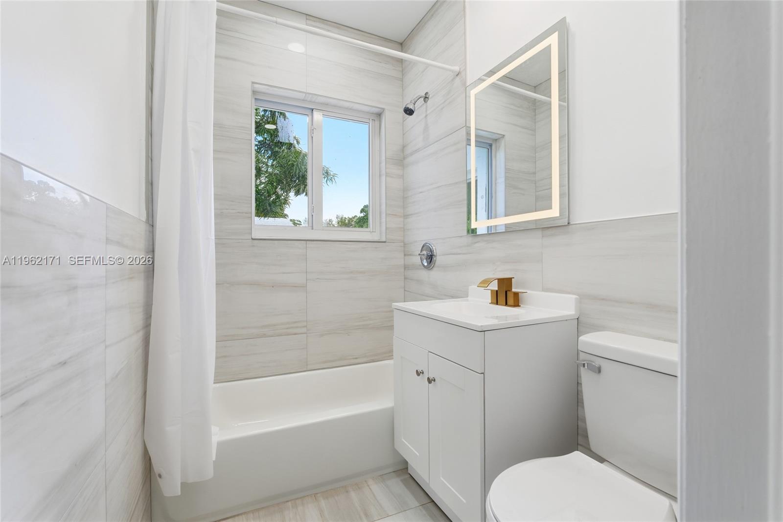 201 S Biscayne Riv Dr #0 Miami, FL 33169