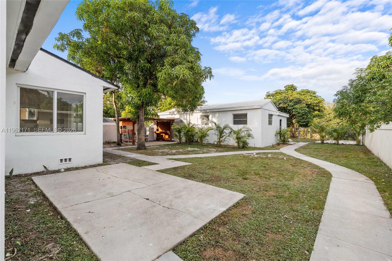 201 S Biscayne Riv Dr #0 Miami, FL 33169