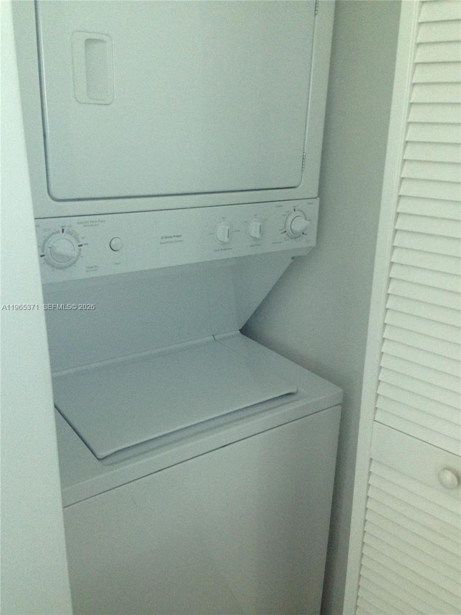 image The Plaza on Brickell West10