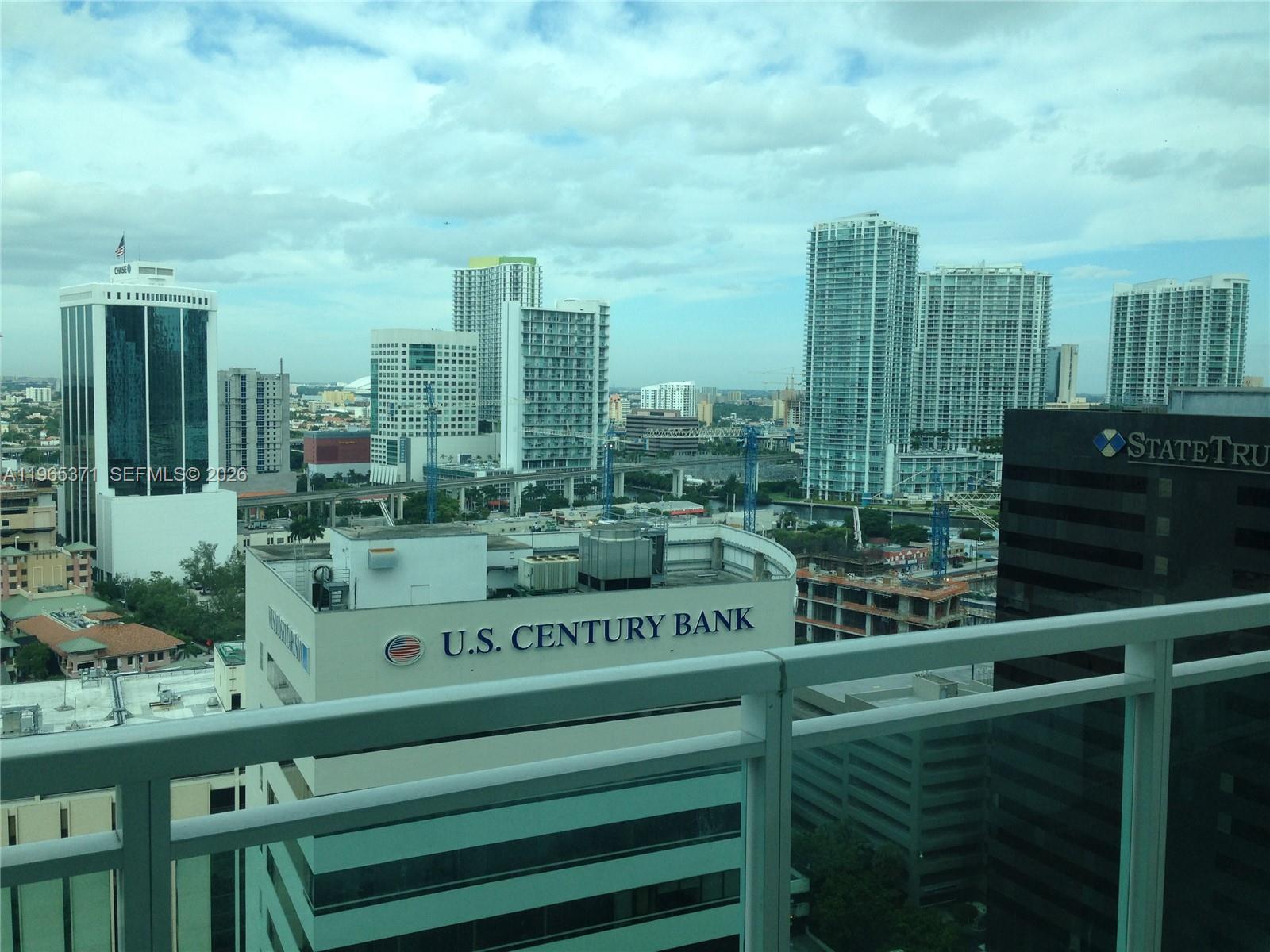 image The Plaza on Brickell West5