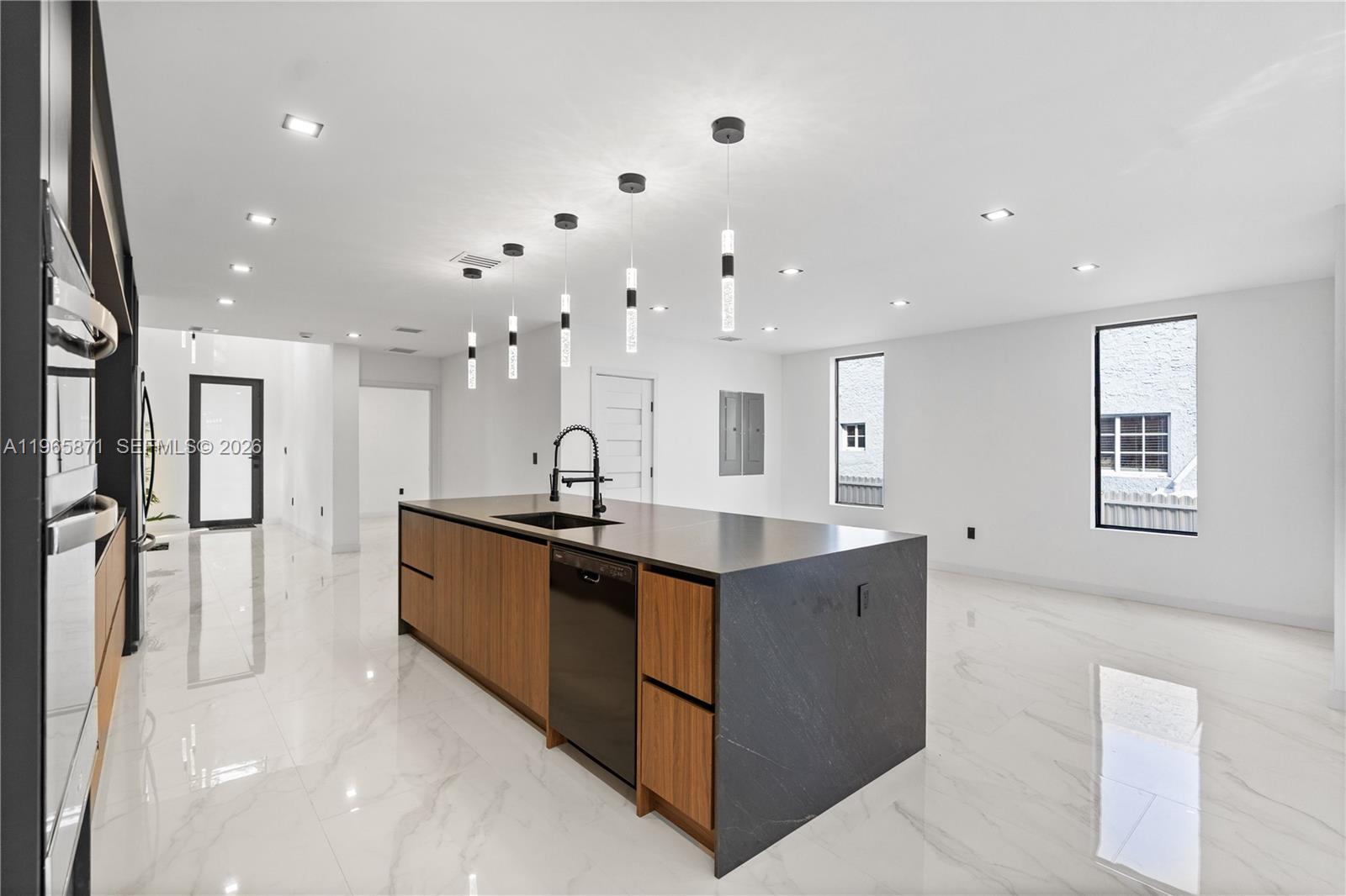 1644 NW 8th Ter Miami, FL 33125