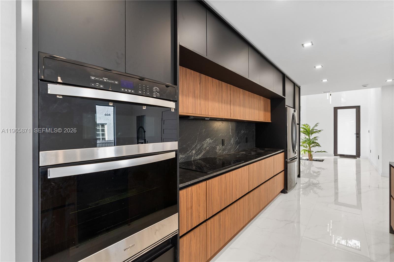 1644 NW 8th Ter Miami, FL 33125