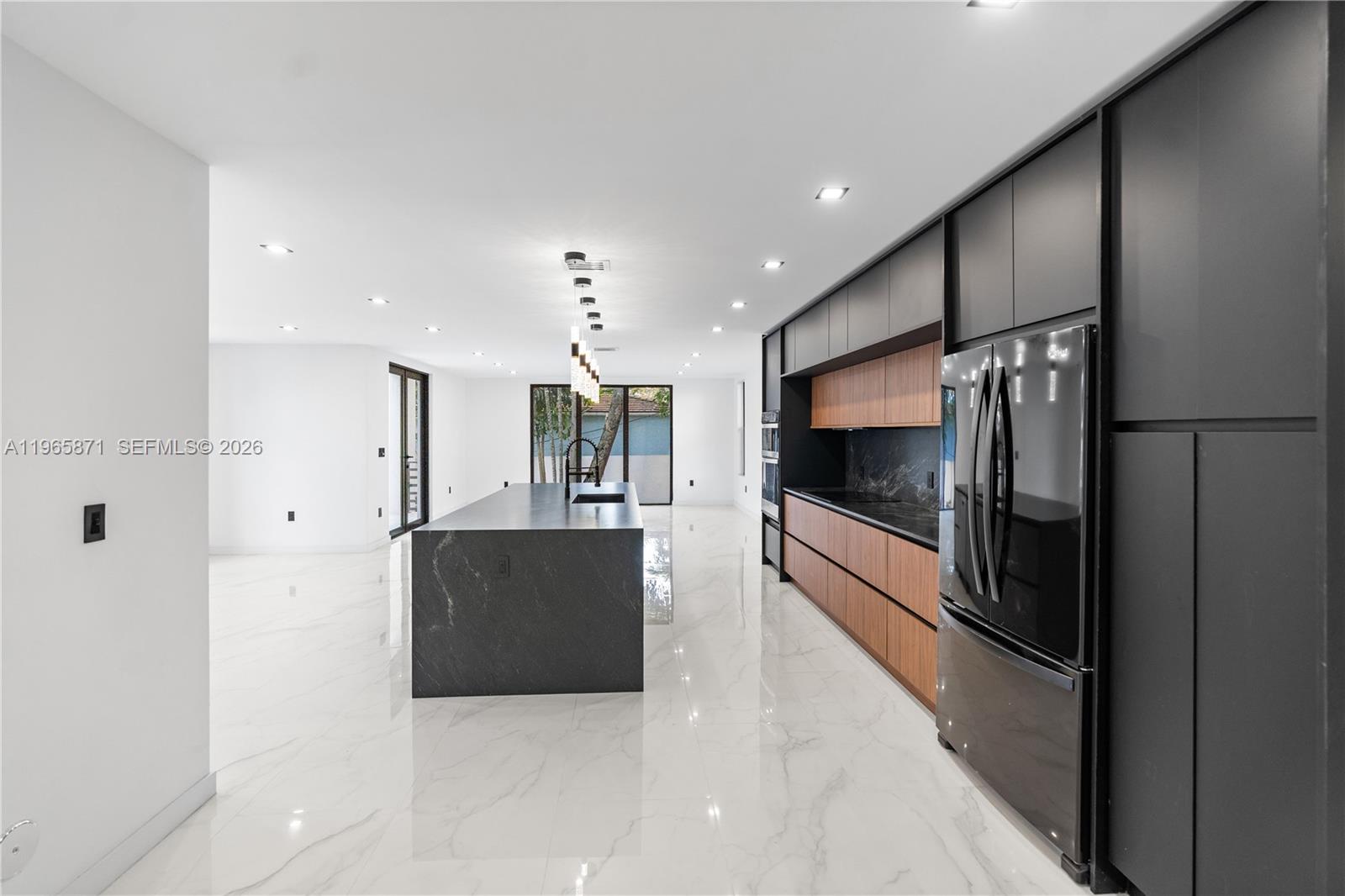 1644 NW 8th Ter Miami, FL 33125